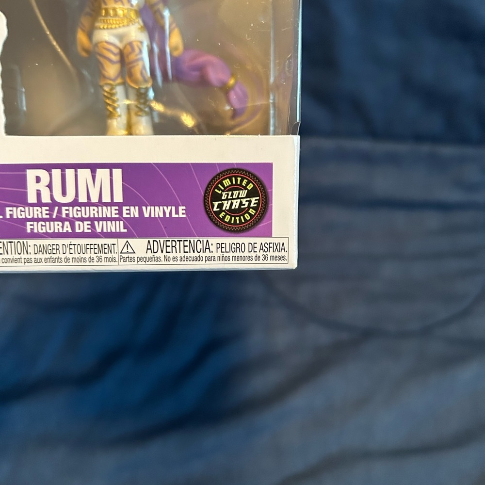 K-Pop Demon Hunters Rumi Glow CHASE Funko Pop - Picture 3 of 11
